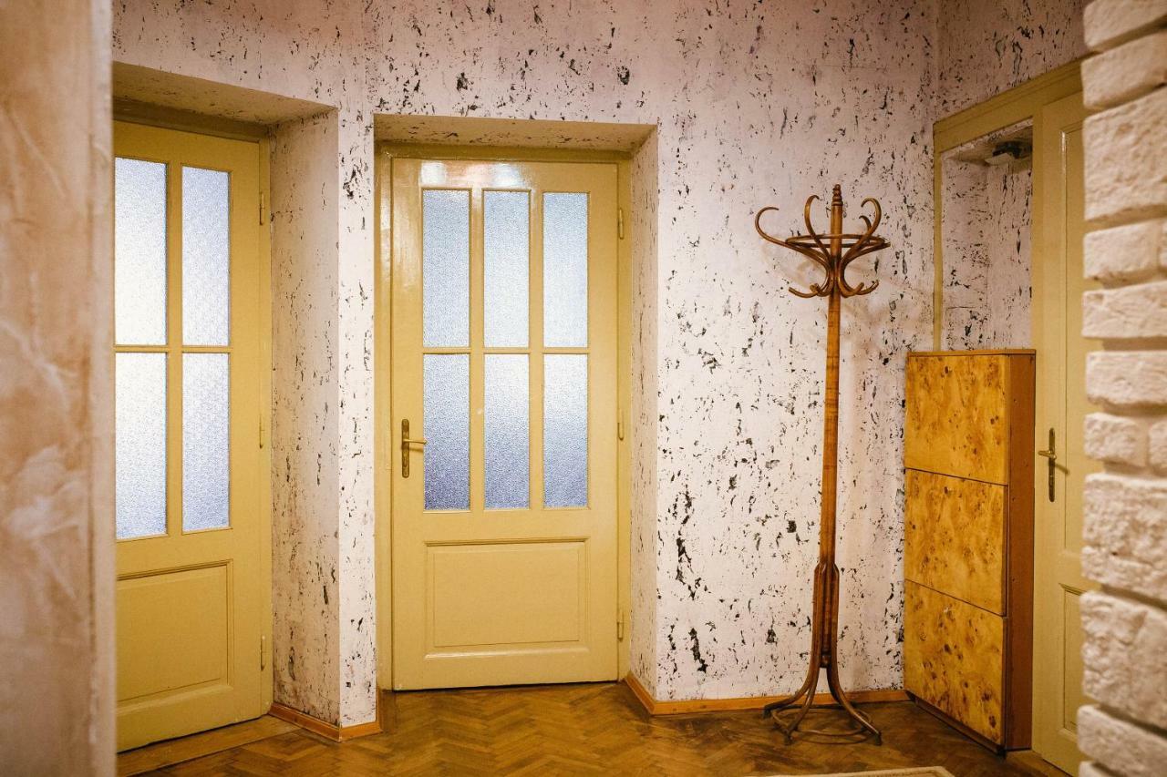 Historical Center Apartman Ungvár Kültér fotó
