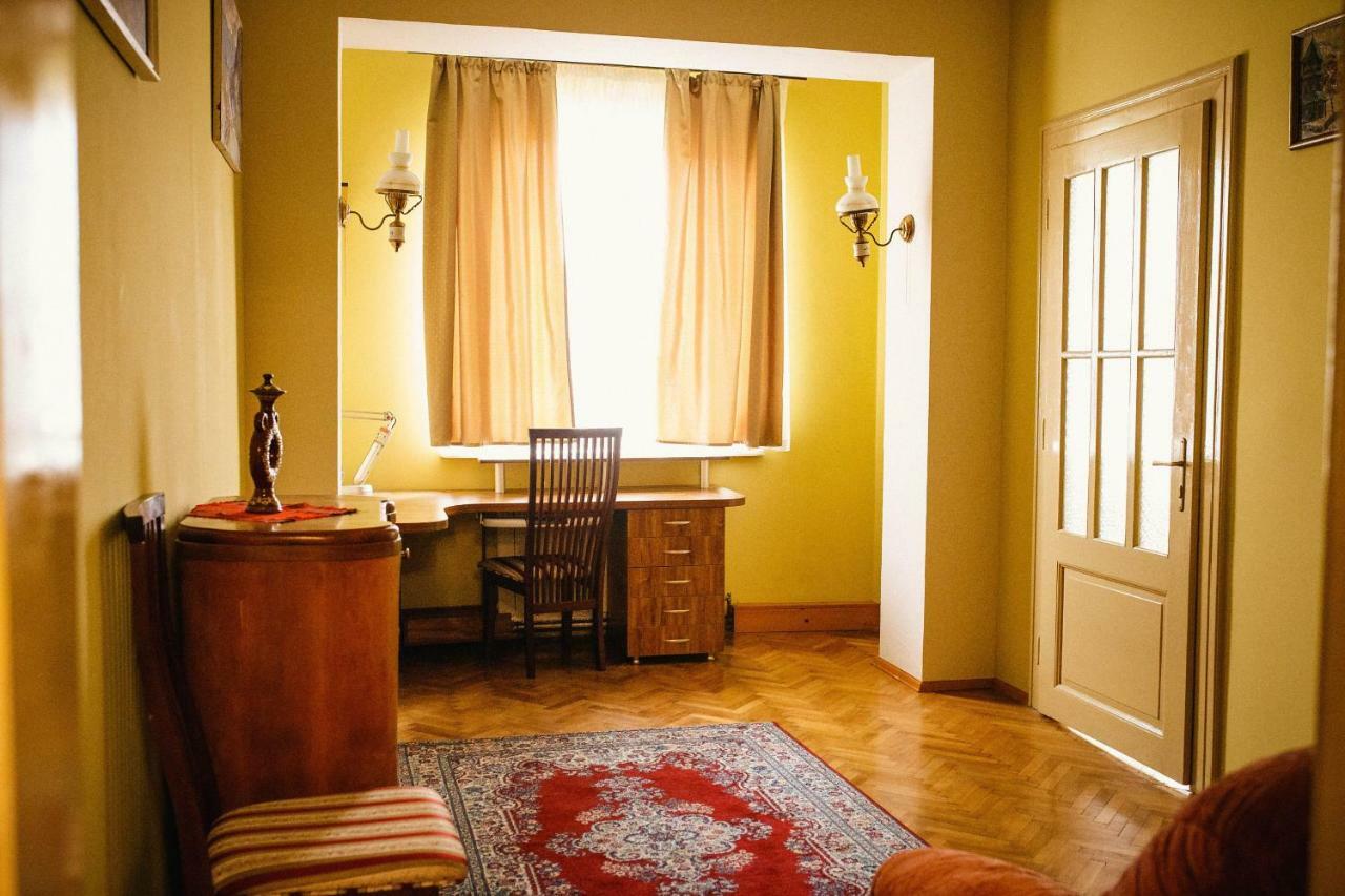 Historical Center Apartman Ungvár Kültér fotó
